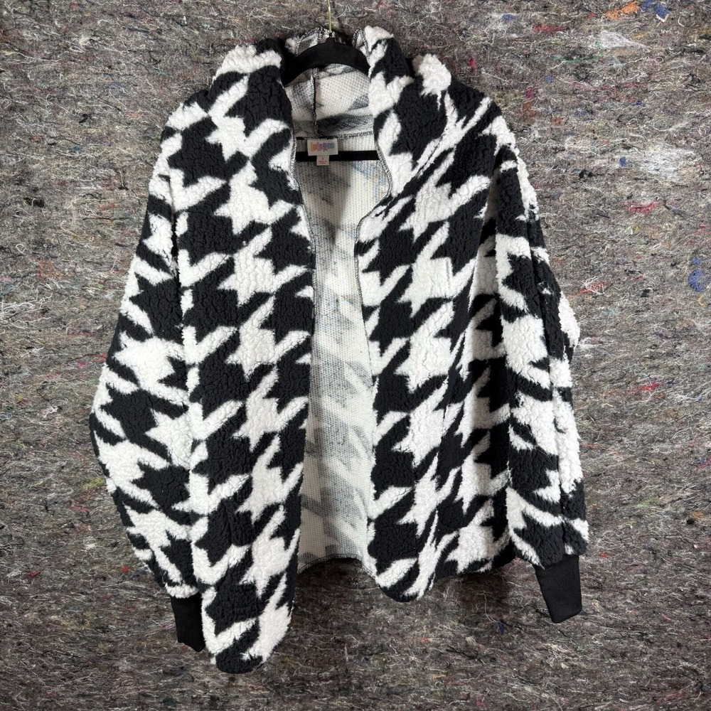 LuLaRoe Women's Teddy Bear Size Small Borg Style Jacket Black White Houndstooth‎